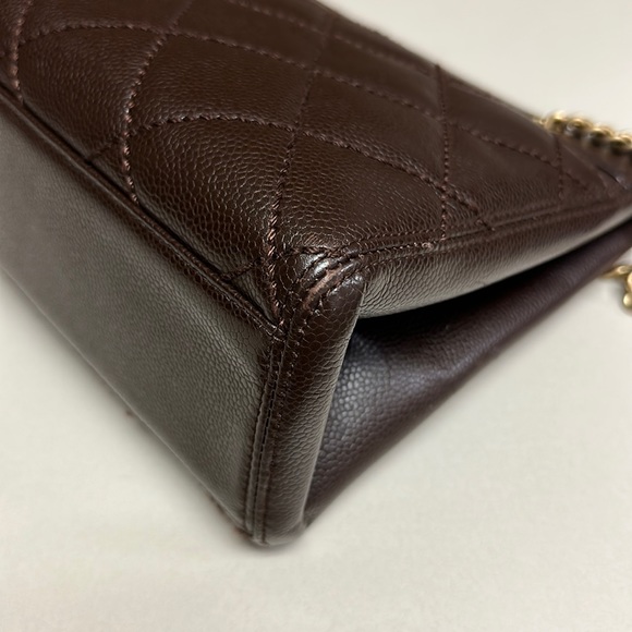 🔥🔥🔥Authentic Chanel Quilted Caviar Leather CC Logo Tote Bag - Picture 11 of 16